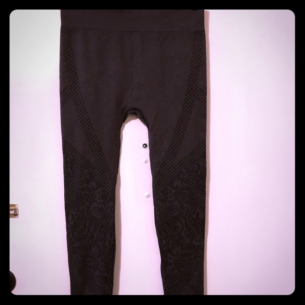 Motherhood Maternity grey patterned leggings